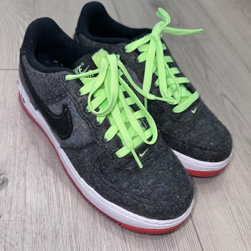 Air Force 1’s low SIZE 5.5